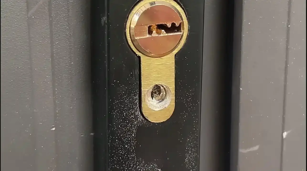 Installing a new commercial door lock in Florence, SC